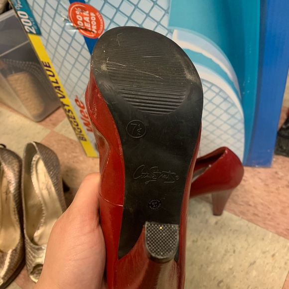 City Street Red Patent Leather Pumps - Picture 4 of 4